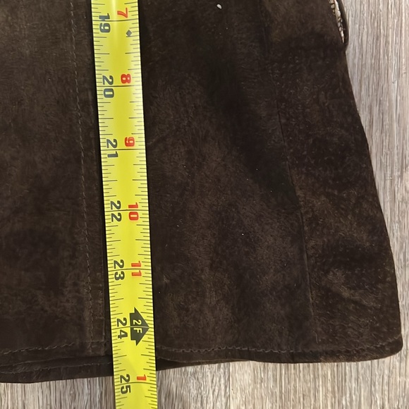 Danier Leather Jacket With Polyester Lining - Picture 12 of 16